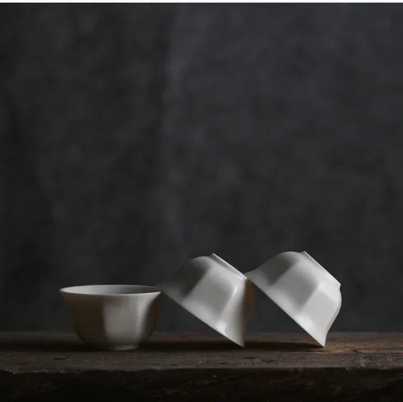 30ml High Quality Chinese Tea Bowl Drinkware Tea Cups Artisanal Porcelain Ceramics White Pigmentada Tea Cups Kung Fu Game